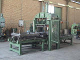 Automatic press for floor fabrication from rusty rubber